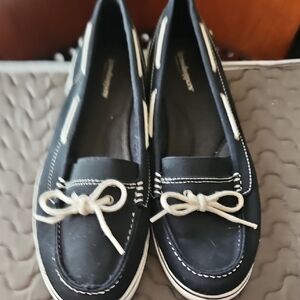 Grasshoppers Black Loafers with White Trim and Bow